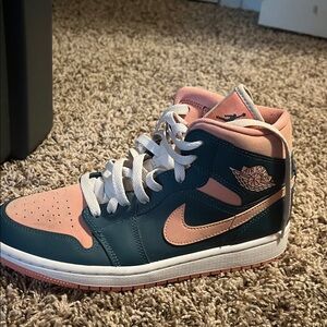 Nike Women's Sneakers in Teal and Peach